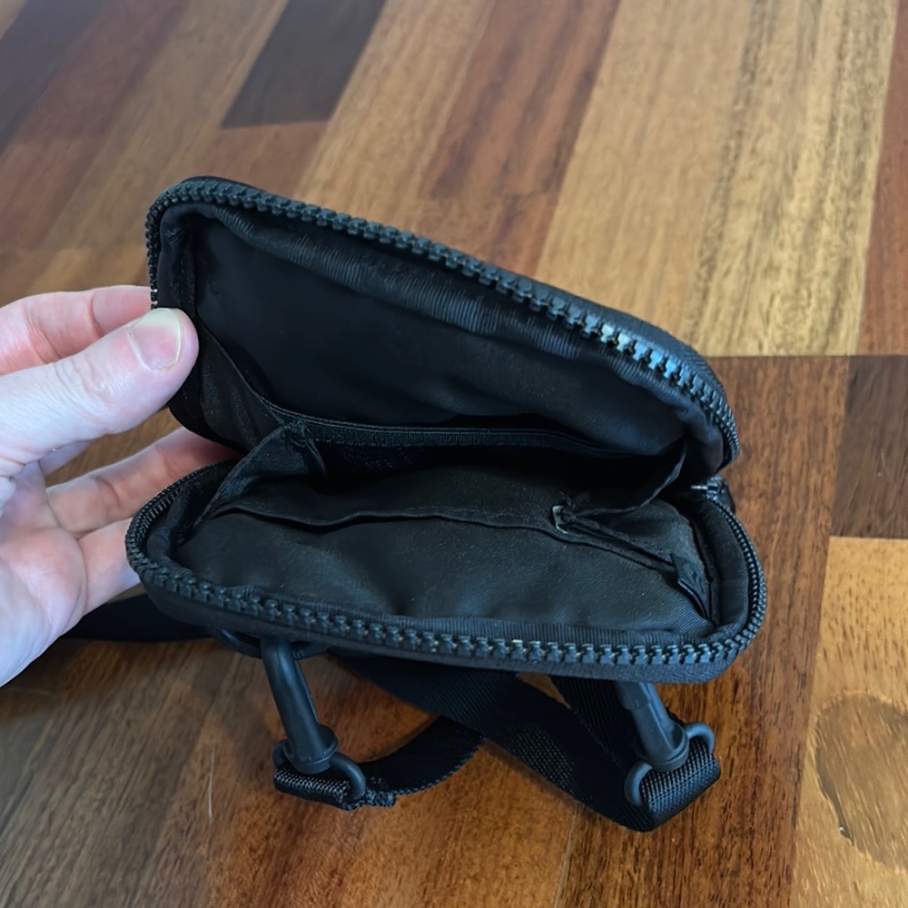 lululemon athletica Black Belt Bag - Picture 5 of 5